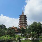 suasana sekitar pagoda Pagoda Avalokitesvara