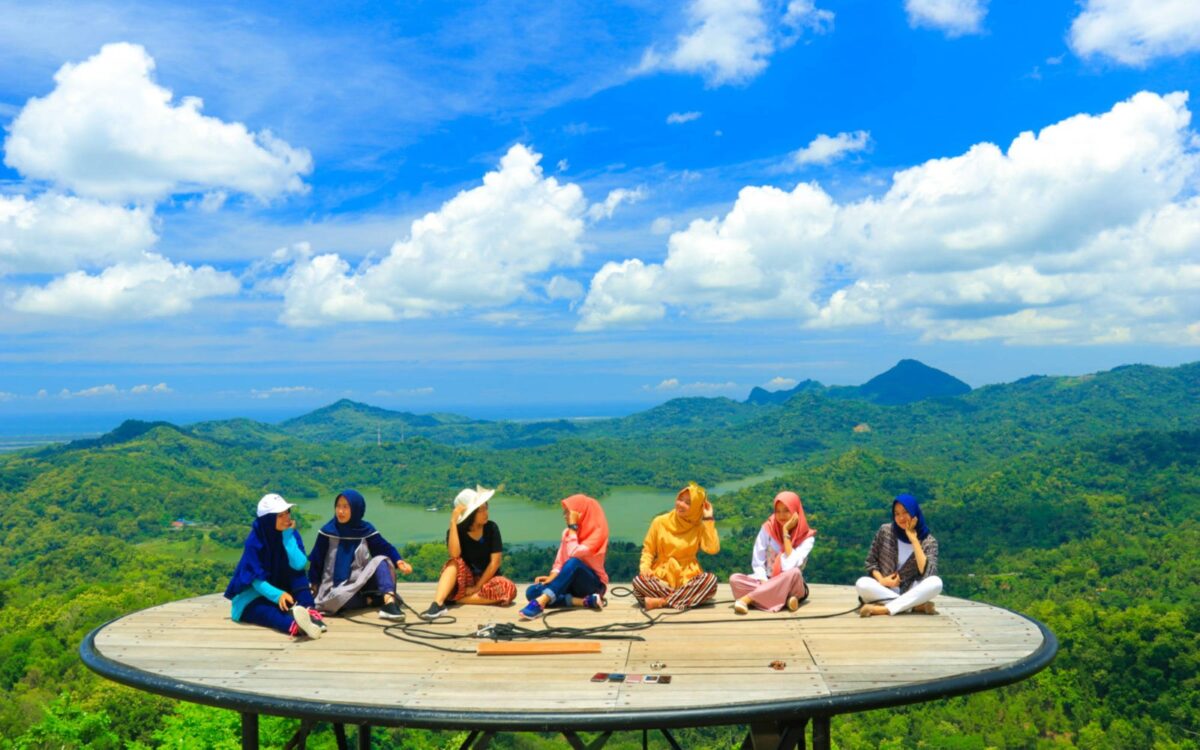 Spot foto dengan keindahan pesona alam dan gunung