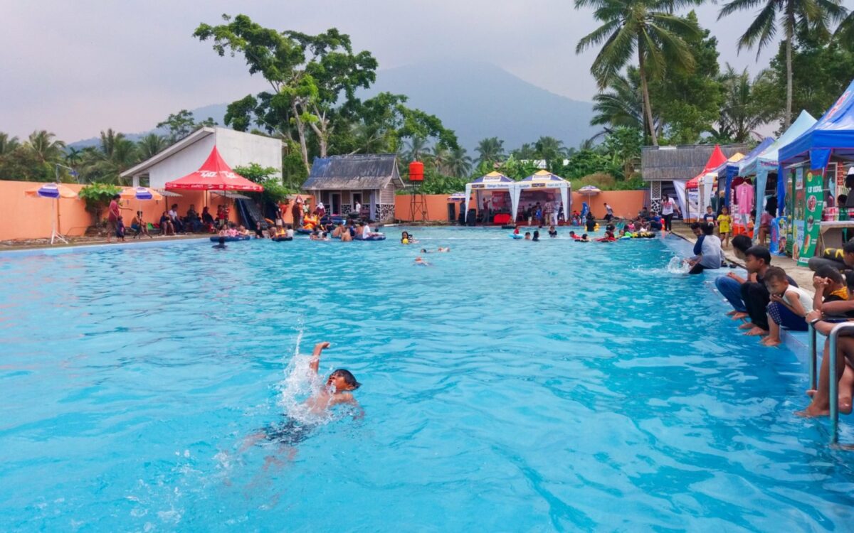 kolam pemandian cikoromoy pandeglang banten