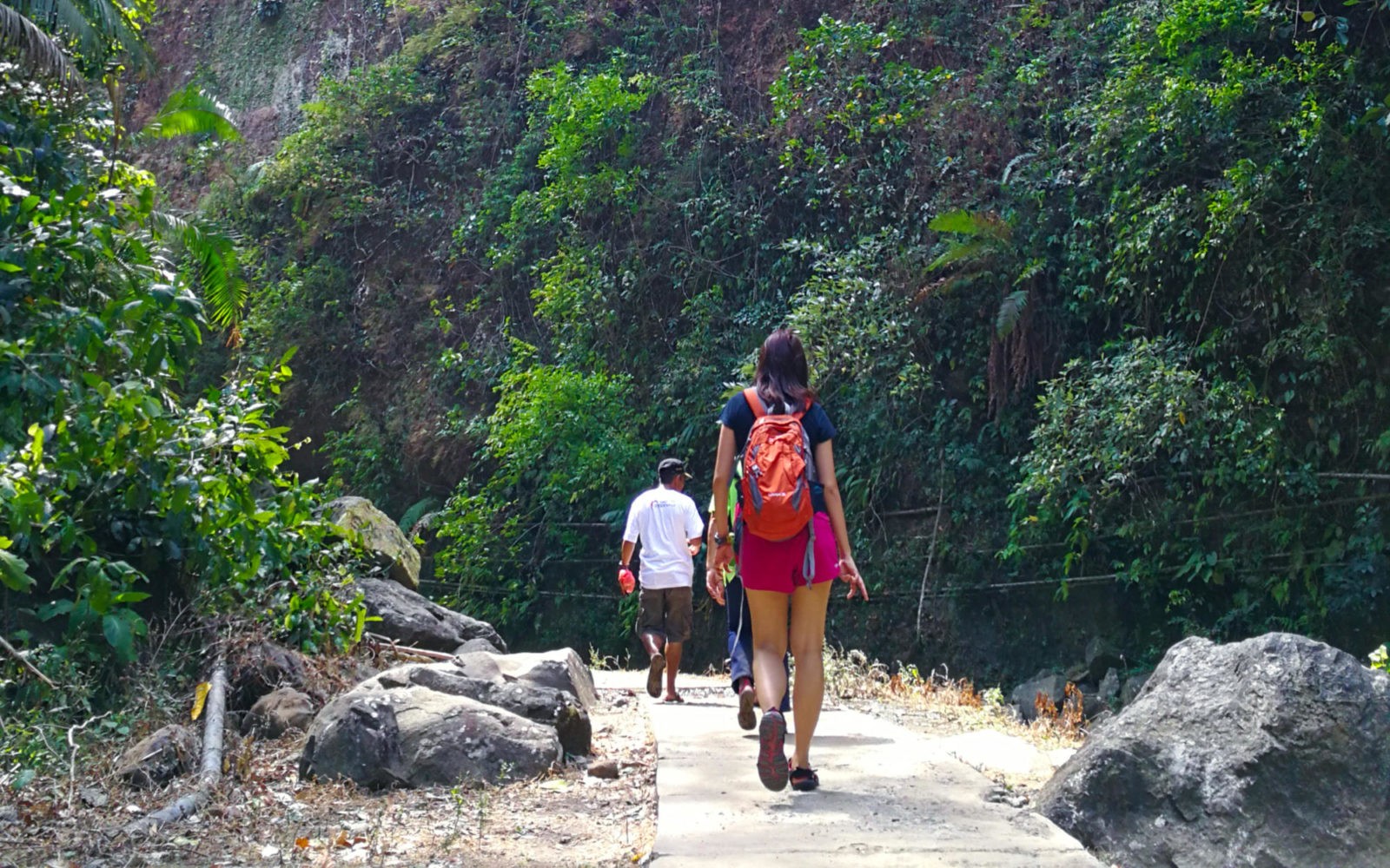 trekking menujun air terjun madakaripura