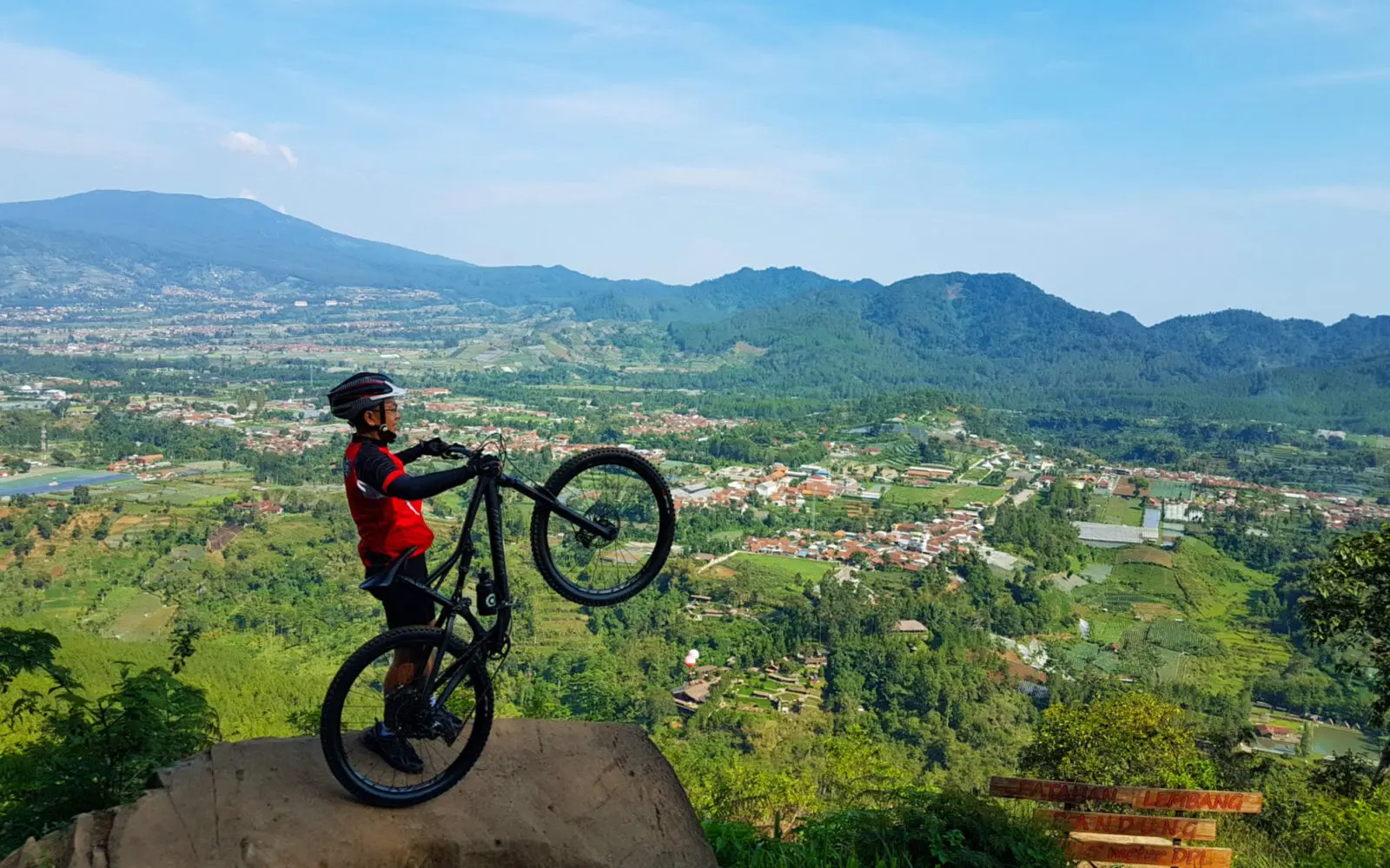 Keindahan bentang alam kawasan sesar lembang