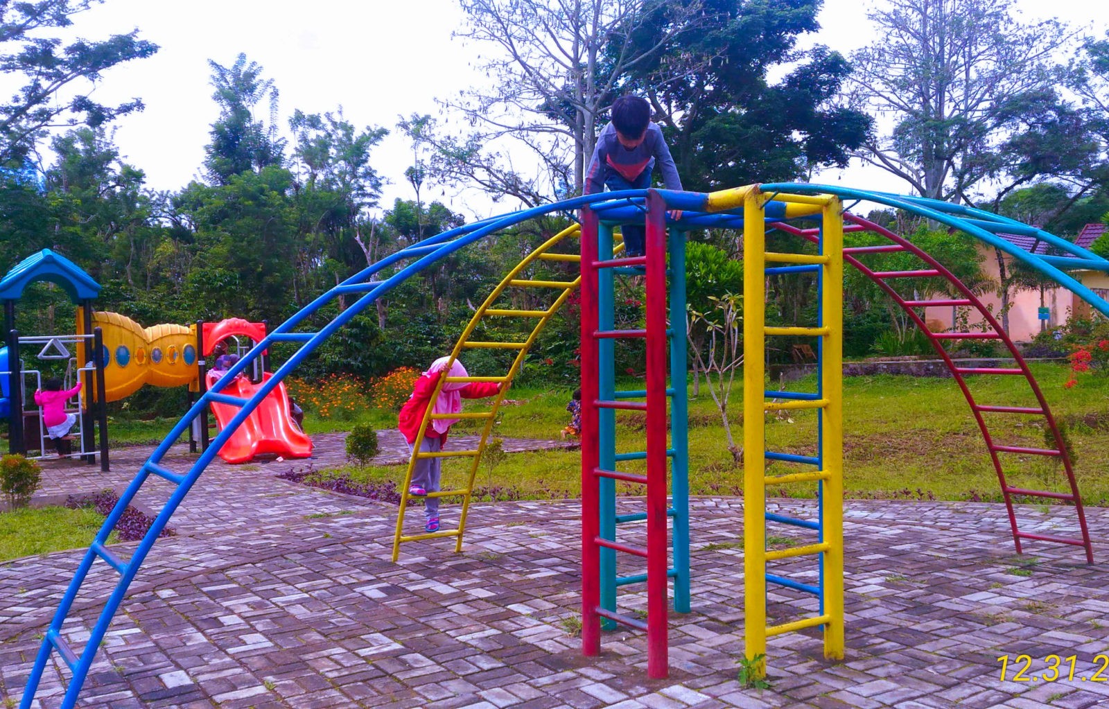 Taman Bermain Anak Dempo Park