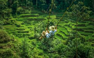 Ayunan tepi jurang di Bali Pulina