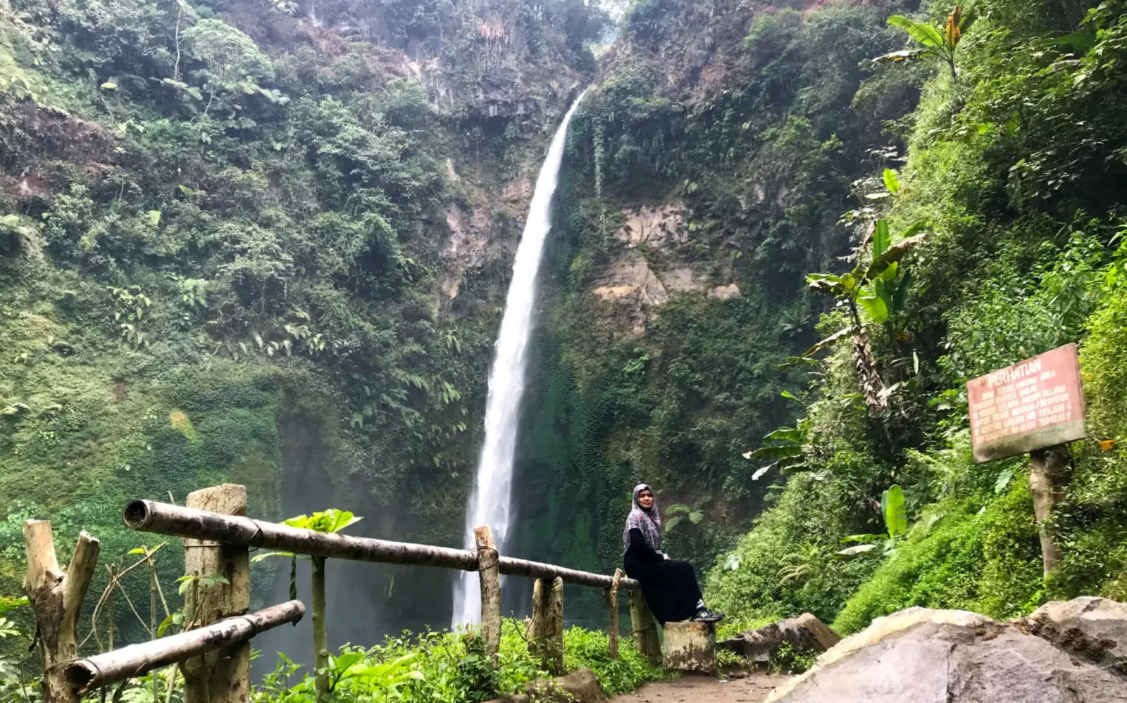 air terjun coban pelangi