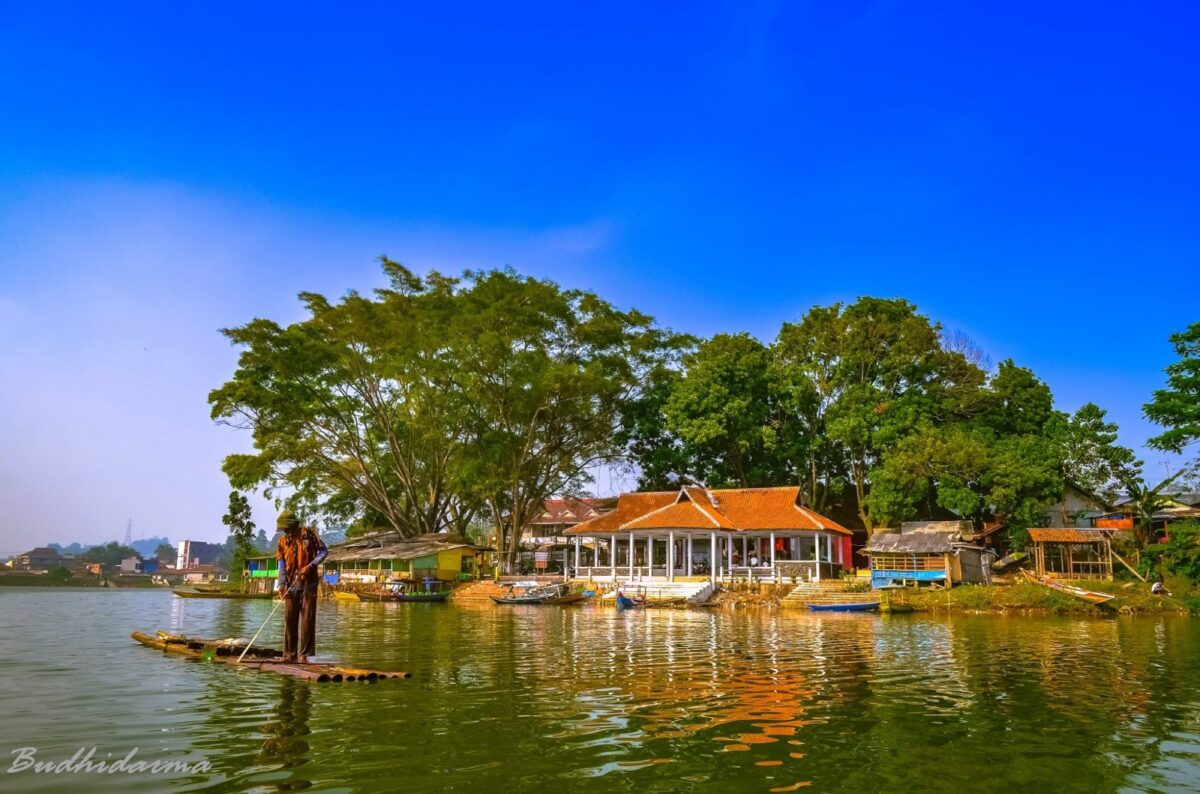 Keindahan danau situ ciburuy