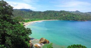 Pantai Lenggoksono Malang