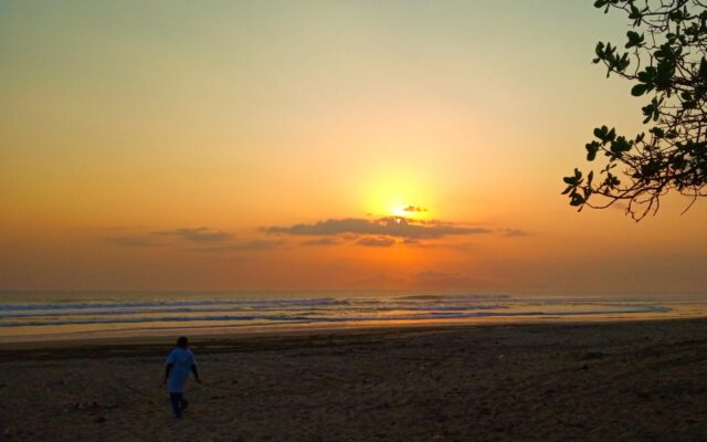 sunset di pantai trianggulasi
