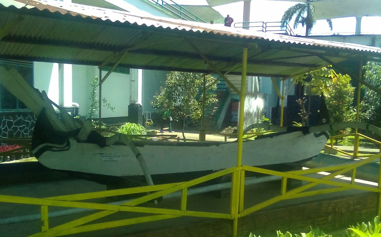 Perahu segigir museum brawijaya