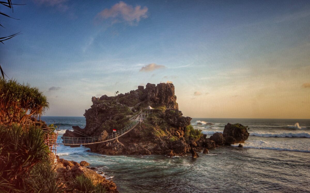 sunset di pantai jogan