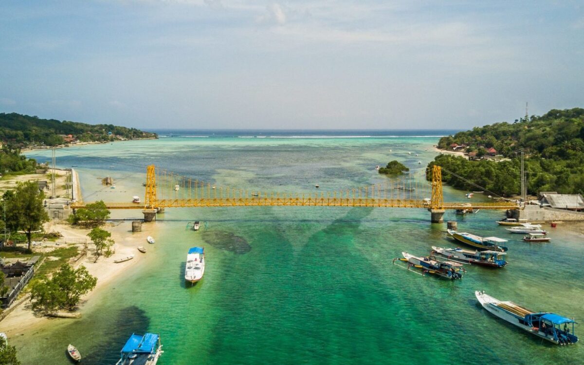 Indahnya alam sekitar yellow bridge
