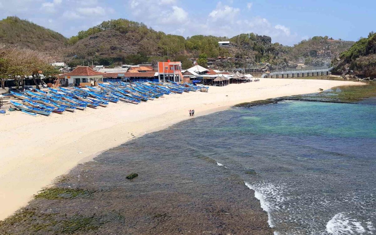 tepi pantai watu kodok