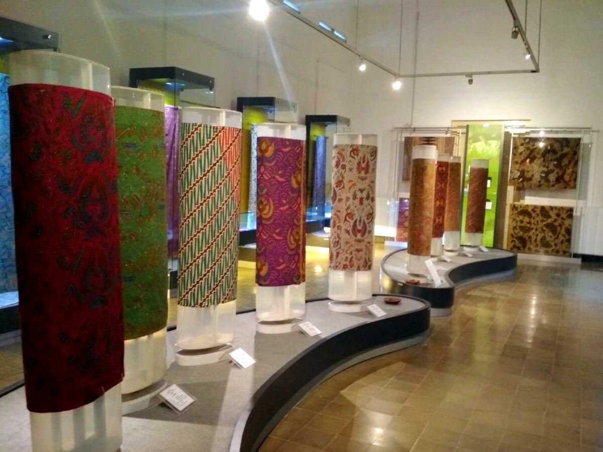 ruang pamer kain batik
