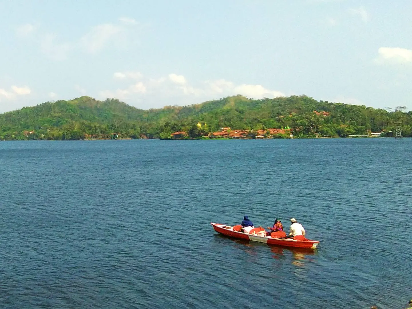 wisata selfie di waduk penjalin
