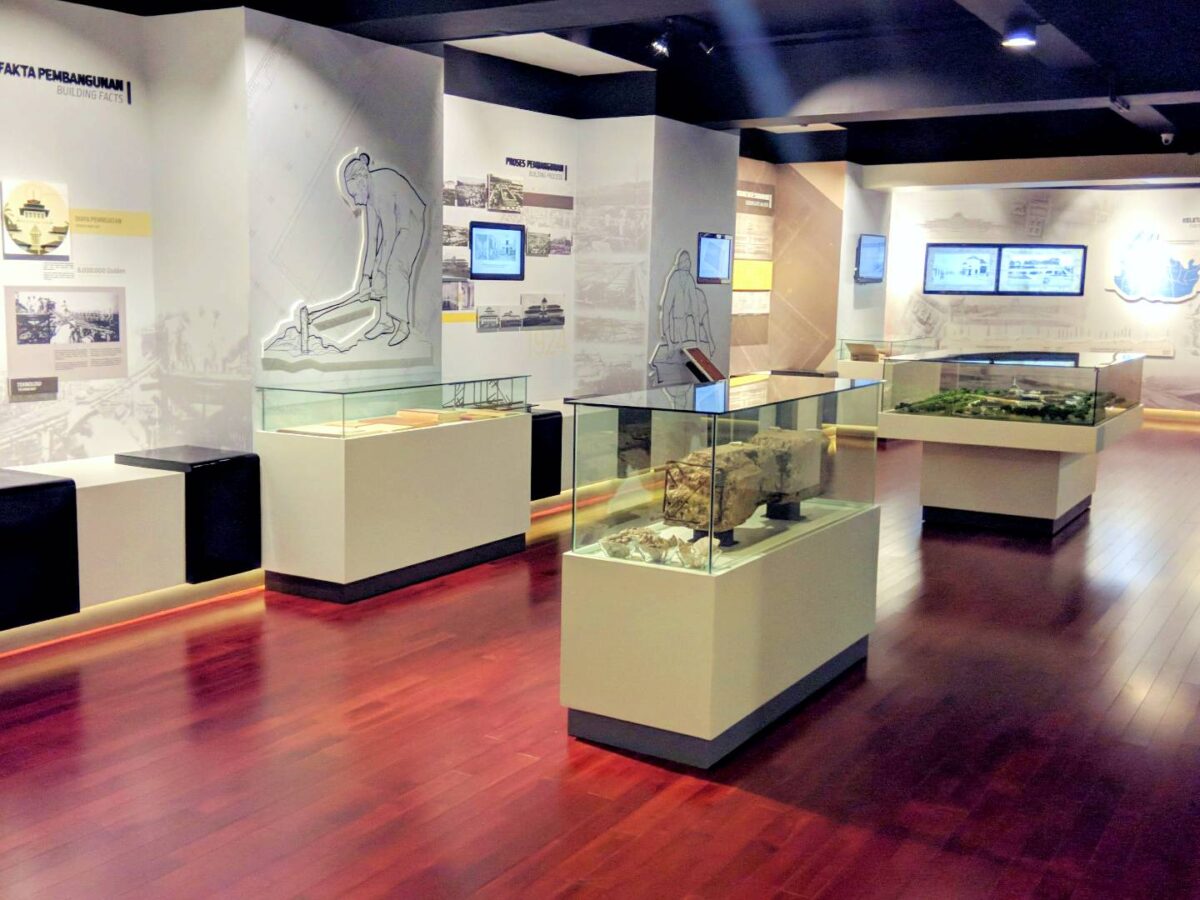 berbagai koleksi museum gedung sate