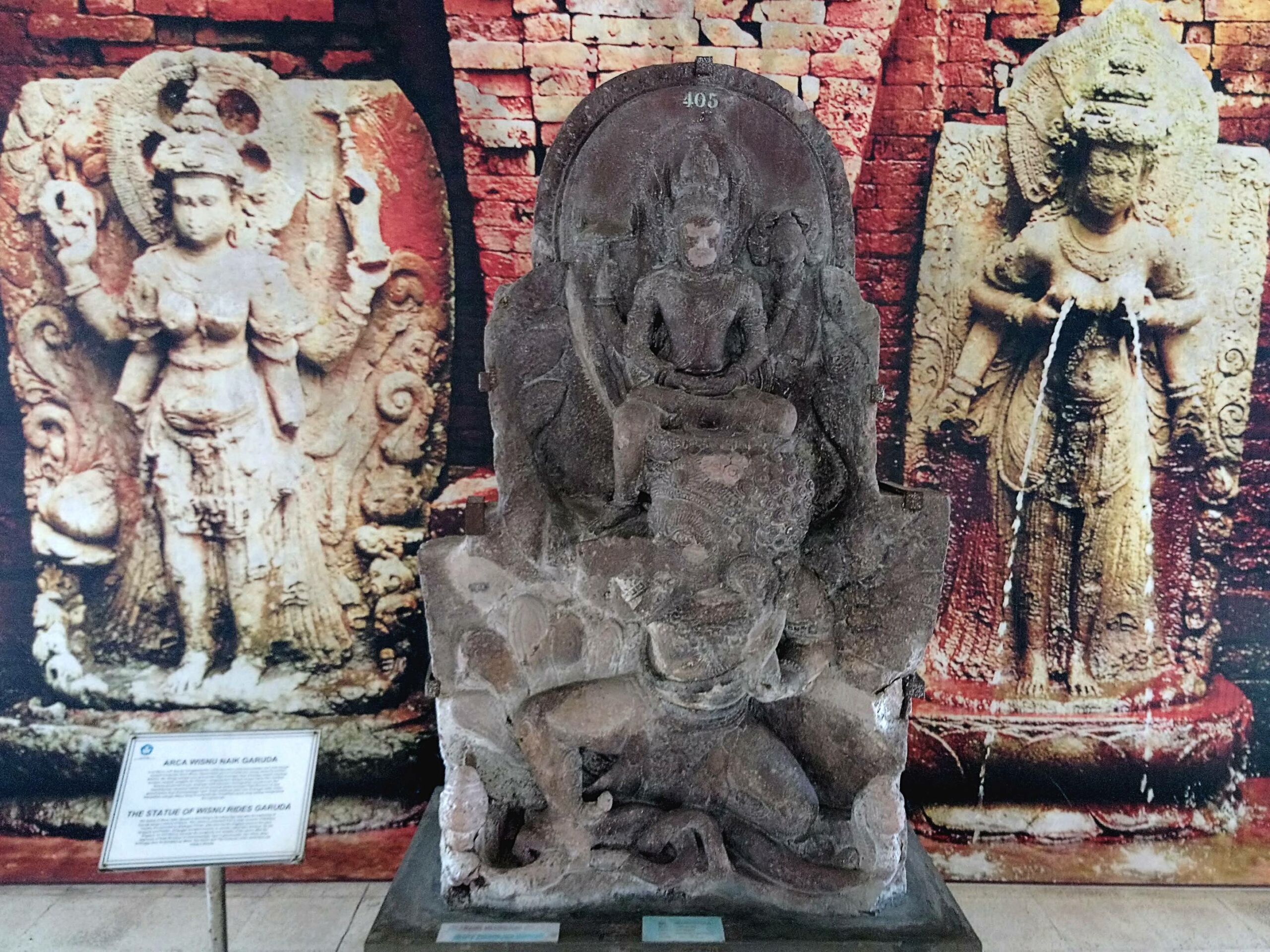 arca di museum trowulan mojokerto