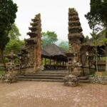 Bangunan Pura Luhur Batukaru Tabanan Bali bergaya arsitektur khas Bali dengn luas sekitar 2600 m2 - Anne CH Postma
