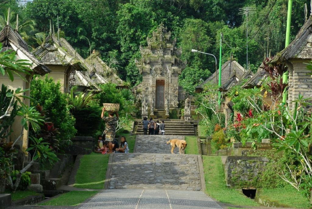 Jajaran rumah tradisional Desa Penglipuran Bangli Bali