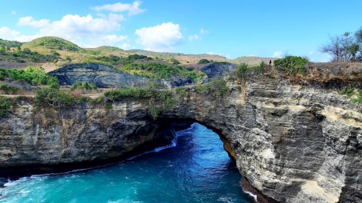 Keindahan Broken Beach