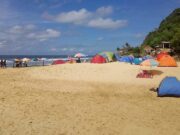 Camping di pantai