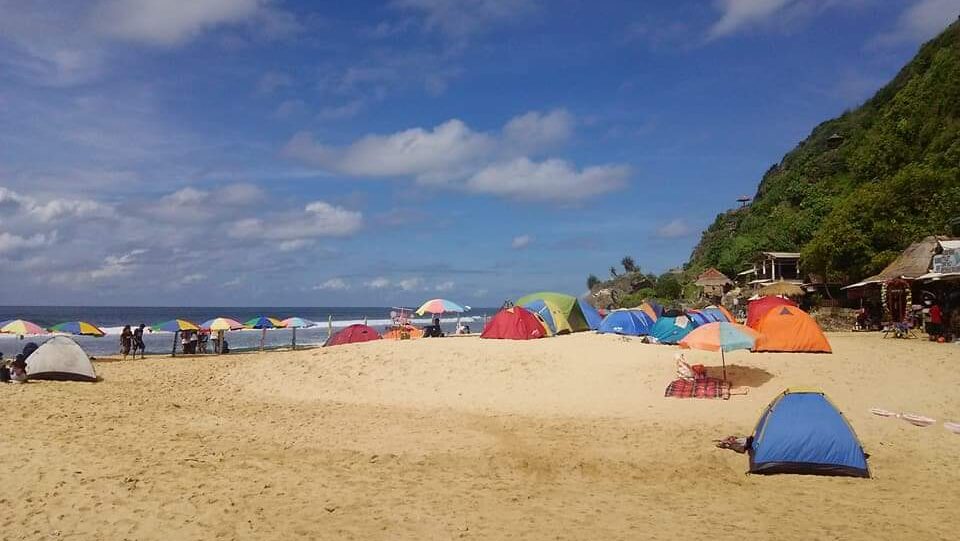 Camping di pantai