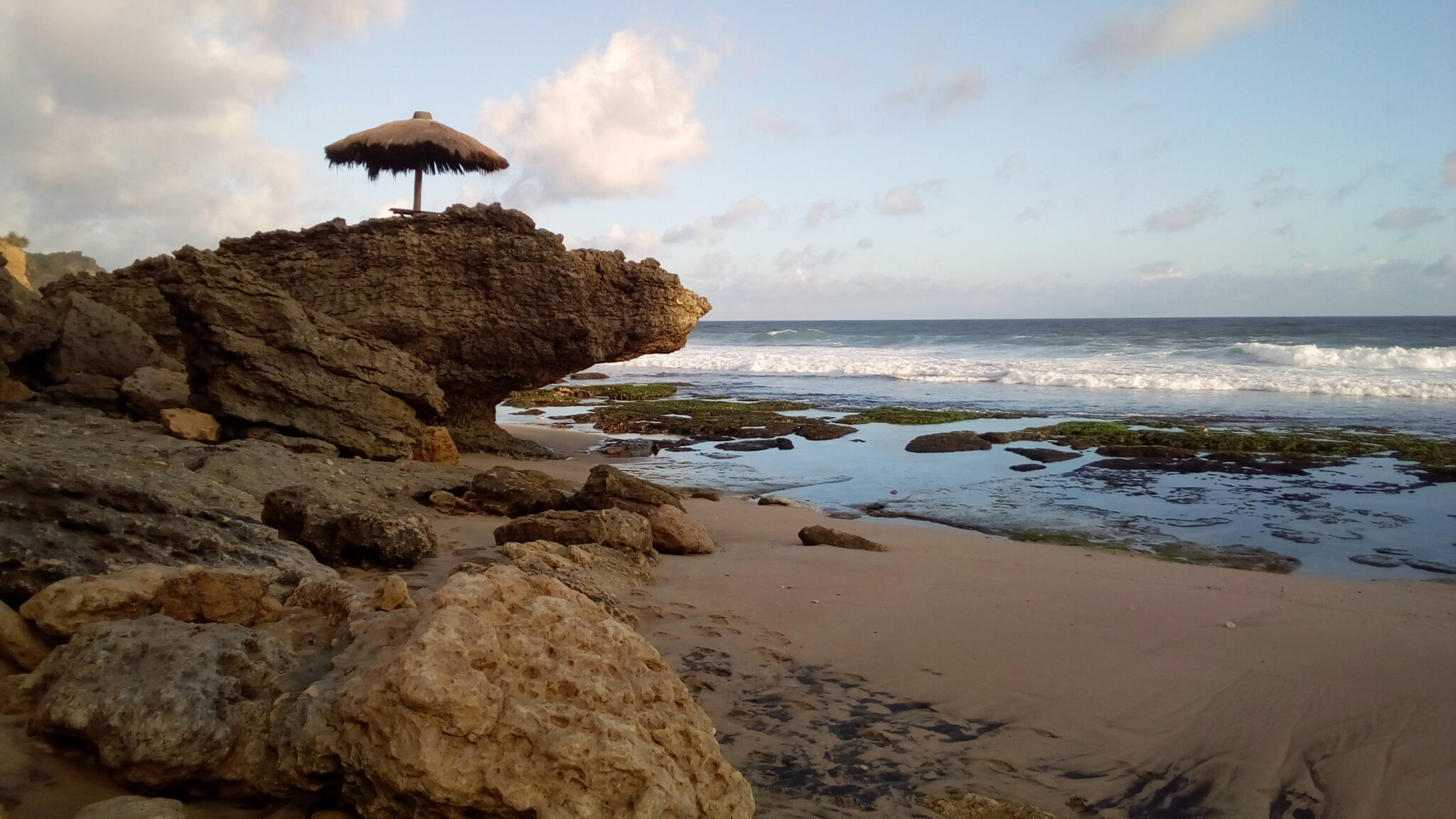 PANTAI SERUNI Gunungkidul Tiket & Daya Tarik September 2023