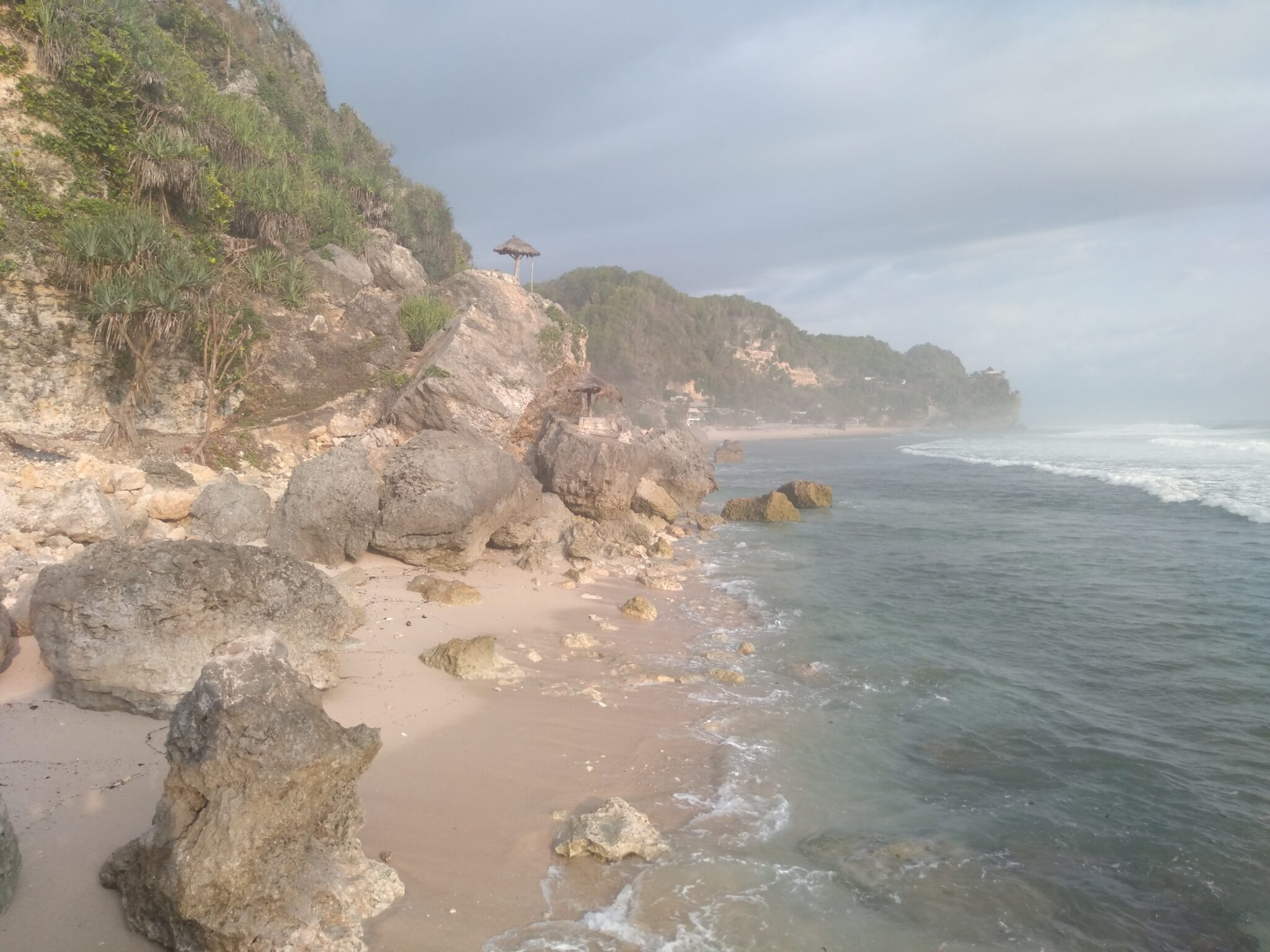 PANTAI WATULAWANG Tiket Masuk & Daya Tarik