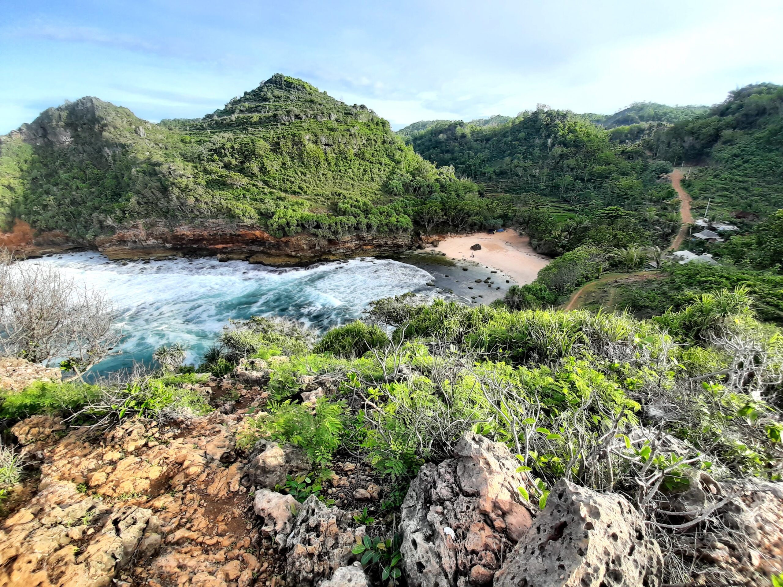 PANTAI NGETUN Tiket & Daya Tarik Mei 2021 - TravelsPromo