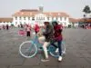 Bermain sepeda di lapangan Taman Fatahillah kawasan Wisata Kota Tua Jakarta Barat DKI Jakarta - Jeffry UHuK
