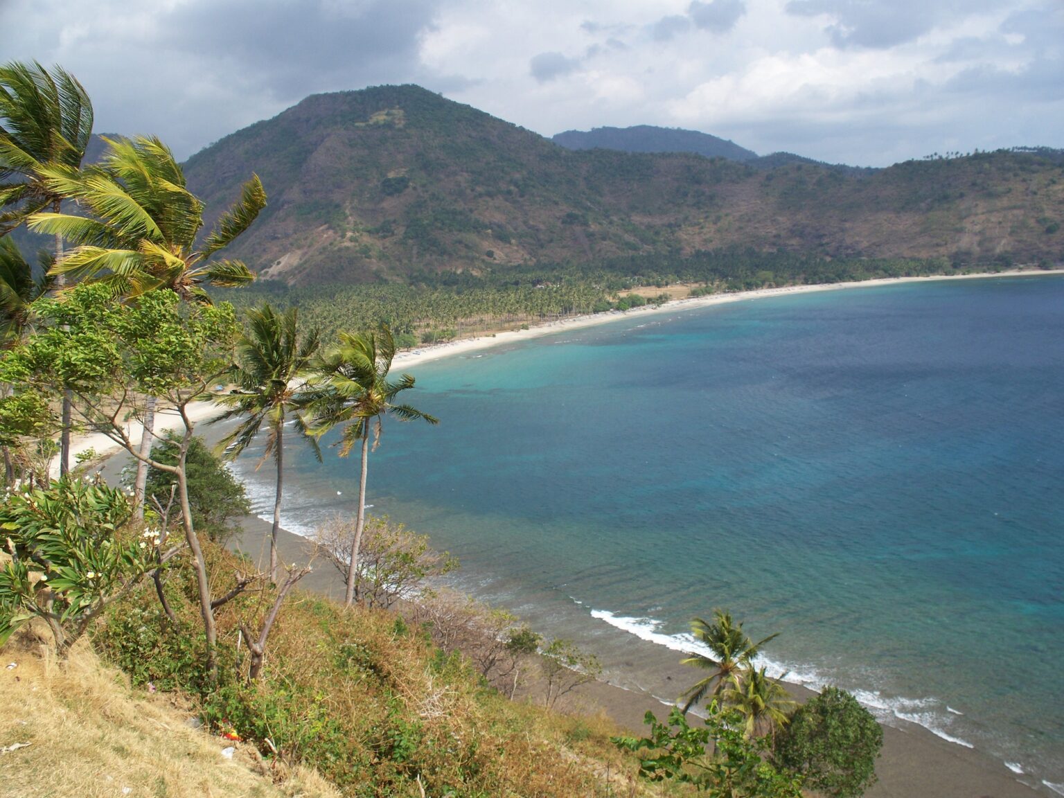  PANTAI  SENGGIGI  Lombok  Tiket Daya Tarik Mei 2022 