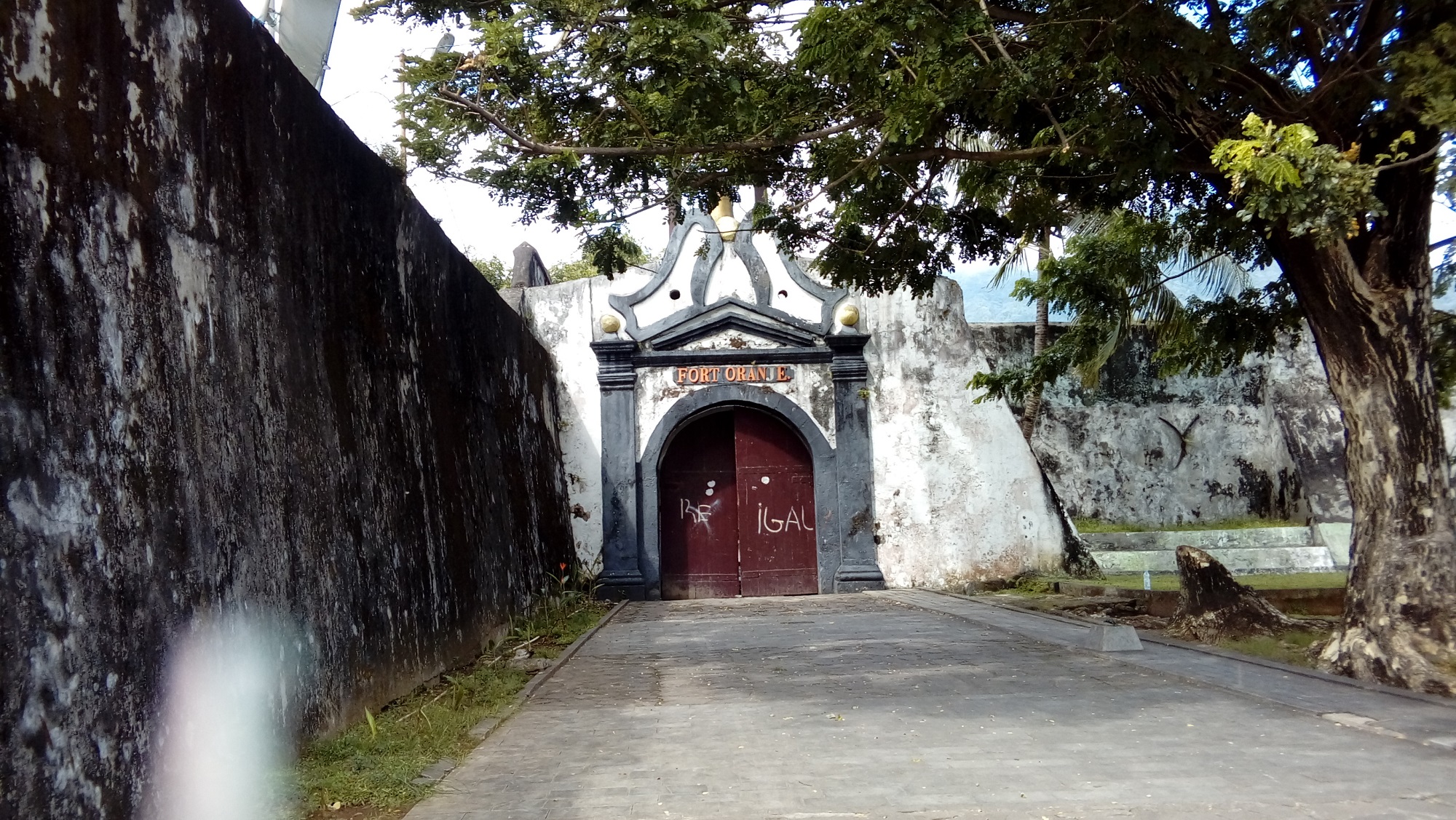 Pintu Masuk Benteng Fort Oranje