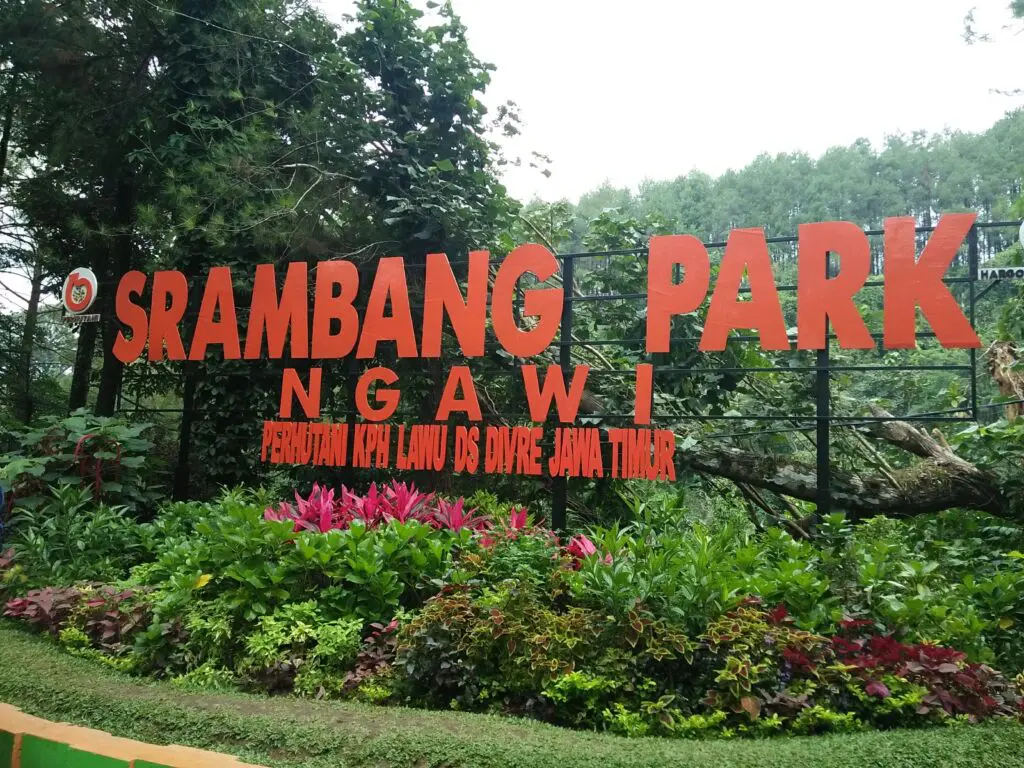 Pintu Masuk Srambang Park Ngawi