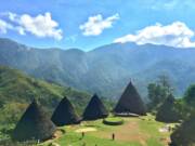 Desa Wae Rebo diapit pengunungan