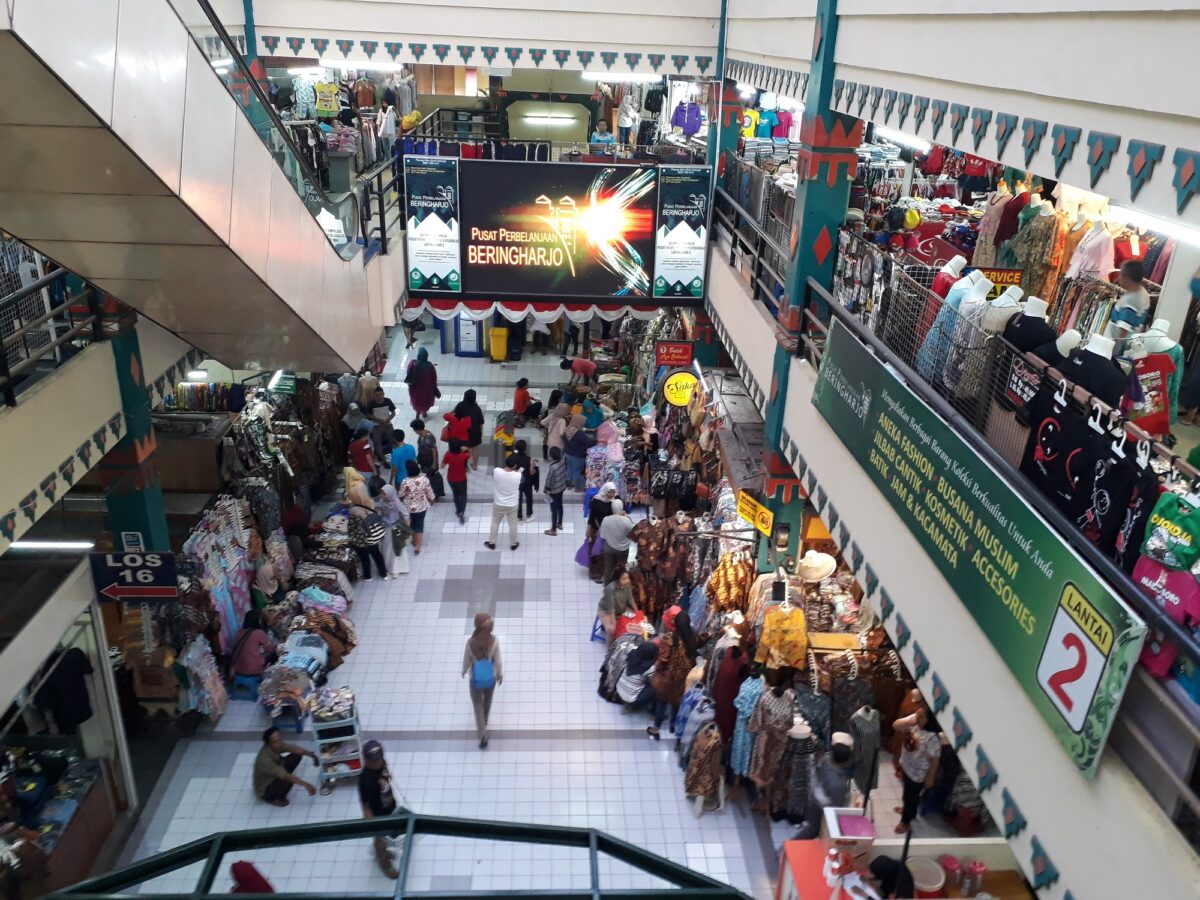 Keramaian di Pasar Beringharjo