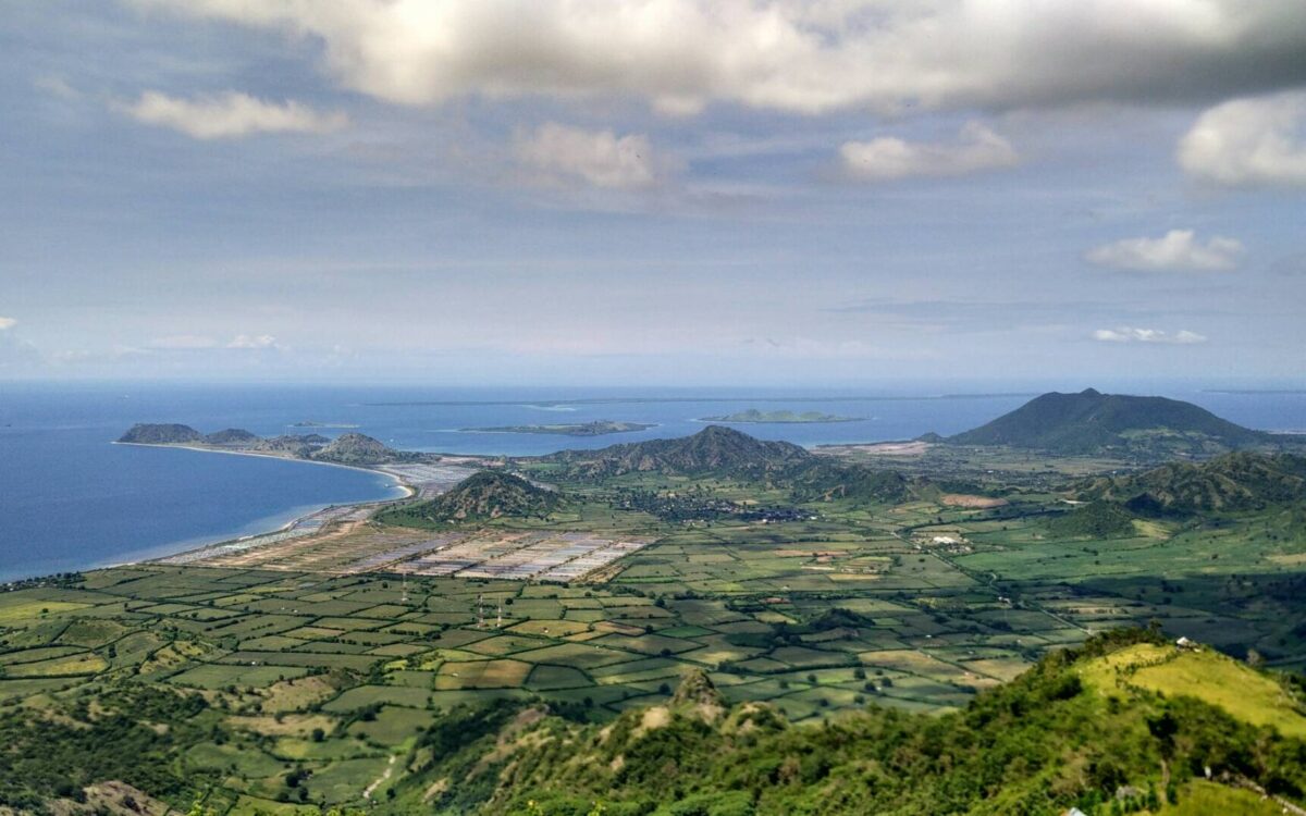 Pesona Keindahan dari Bukit Mantar