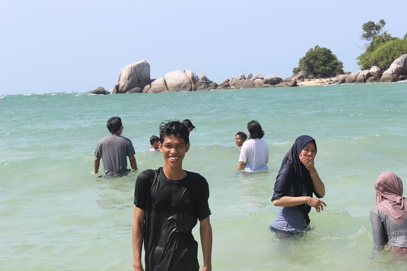 Segarnya berenang di jernihnya air laut Pulau Berhala Tanjung Jabung Timur Jambi - pulauberhalajambi
