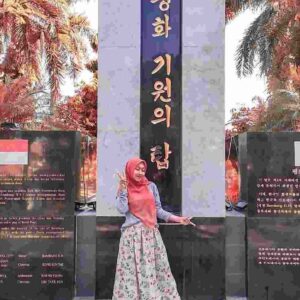 Prasasti peresmian Taman Korea Surabaya