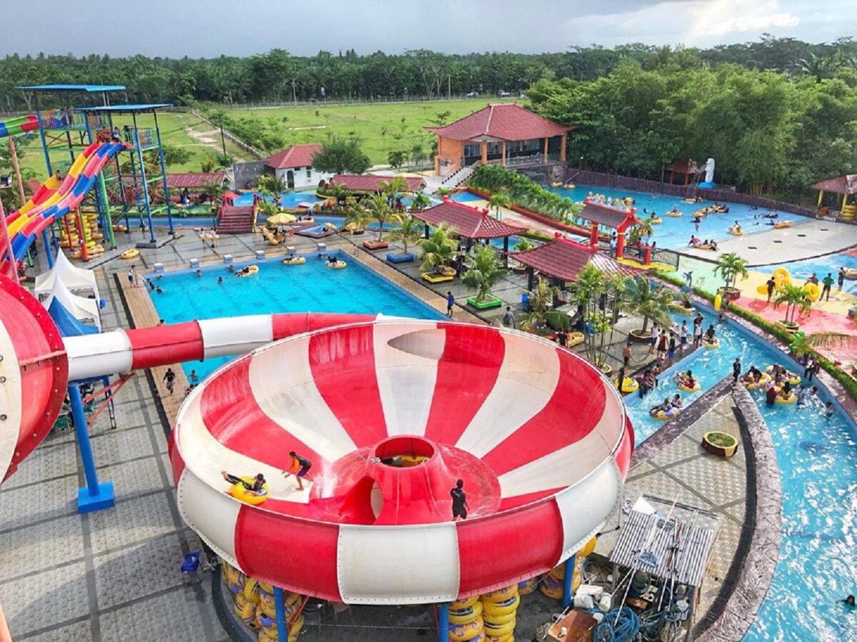 Wahana Super Bowl Singapore Land Waterpark