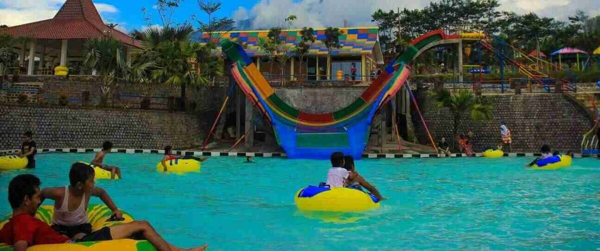 wahana permainan air bumerang di joglo park