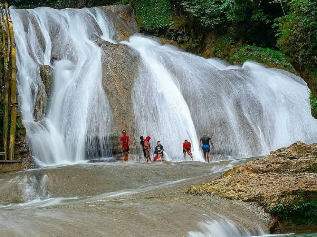 Air terjun Taman Nasional Bantimurung Bulusaraung