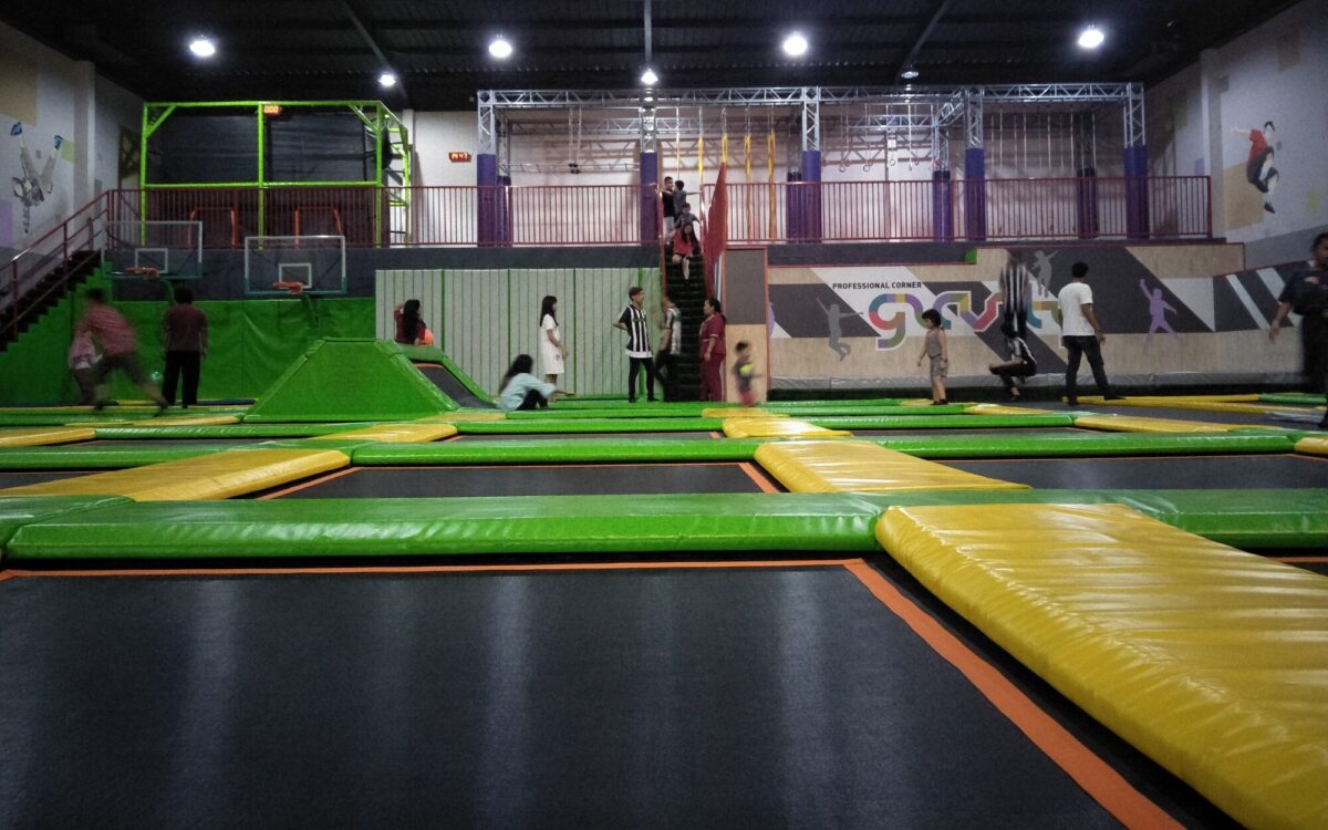 Arena Trampolin di Gravity Trampolin
