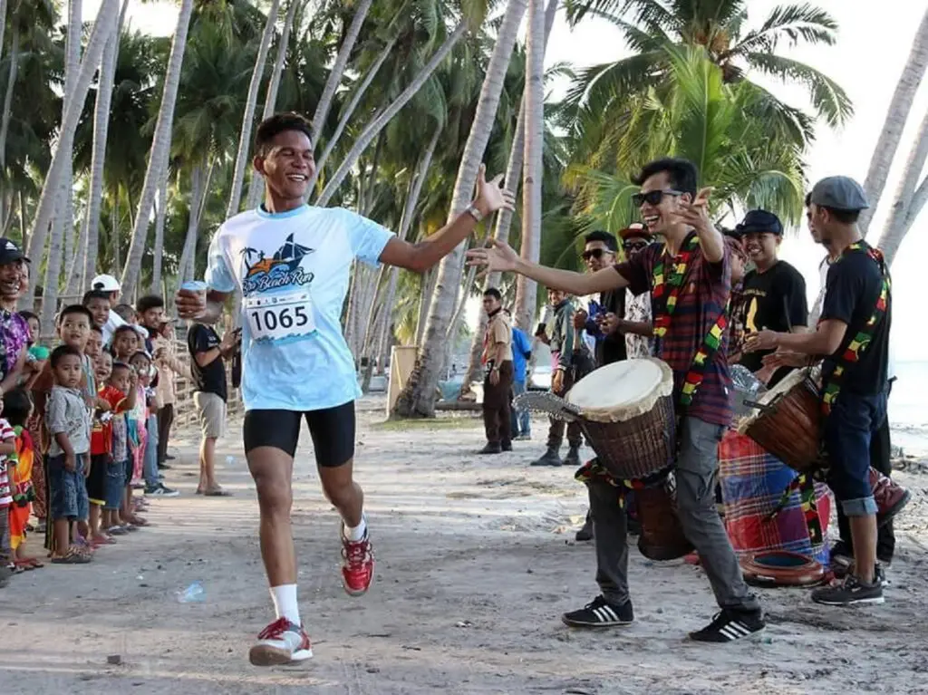 Peserta ajang sport tourism di Pantai Tanjung Bira Bulukumba Sulawesi Selatan - unafajar