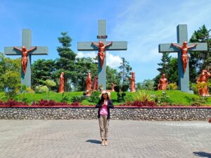 Area taman wisata iman bertemakan penyaliban kristus