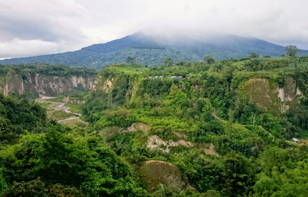 Bentang Alam Ngarai Sianok