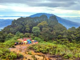 Berkemah di gunung singgalang