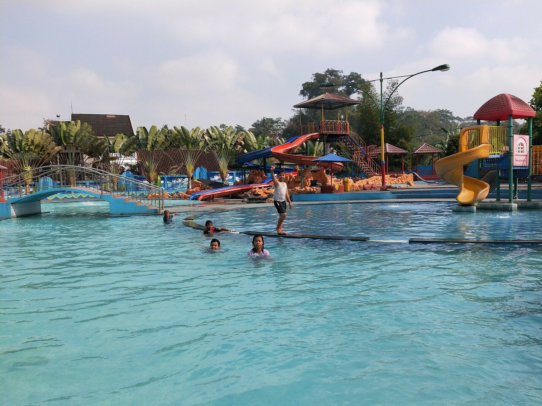 Kolam Renang Amerta Waterpark