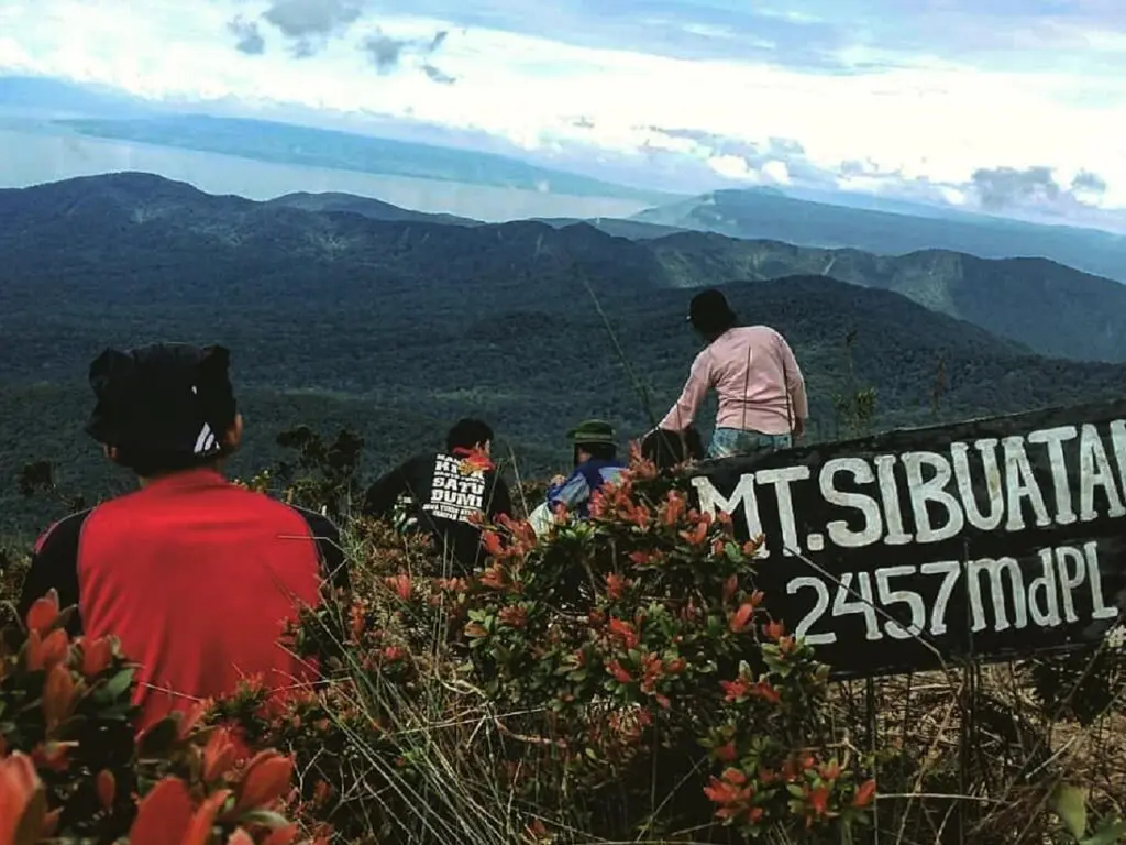 Suguhan panorama Gunung Sibuaten Dairi Sumatera Utara -rezahardiansyah09