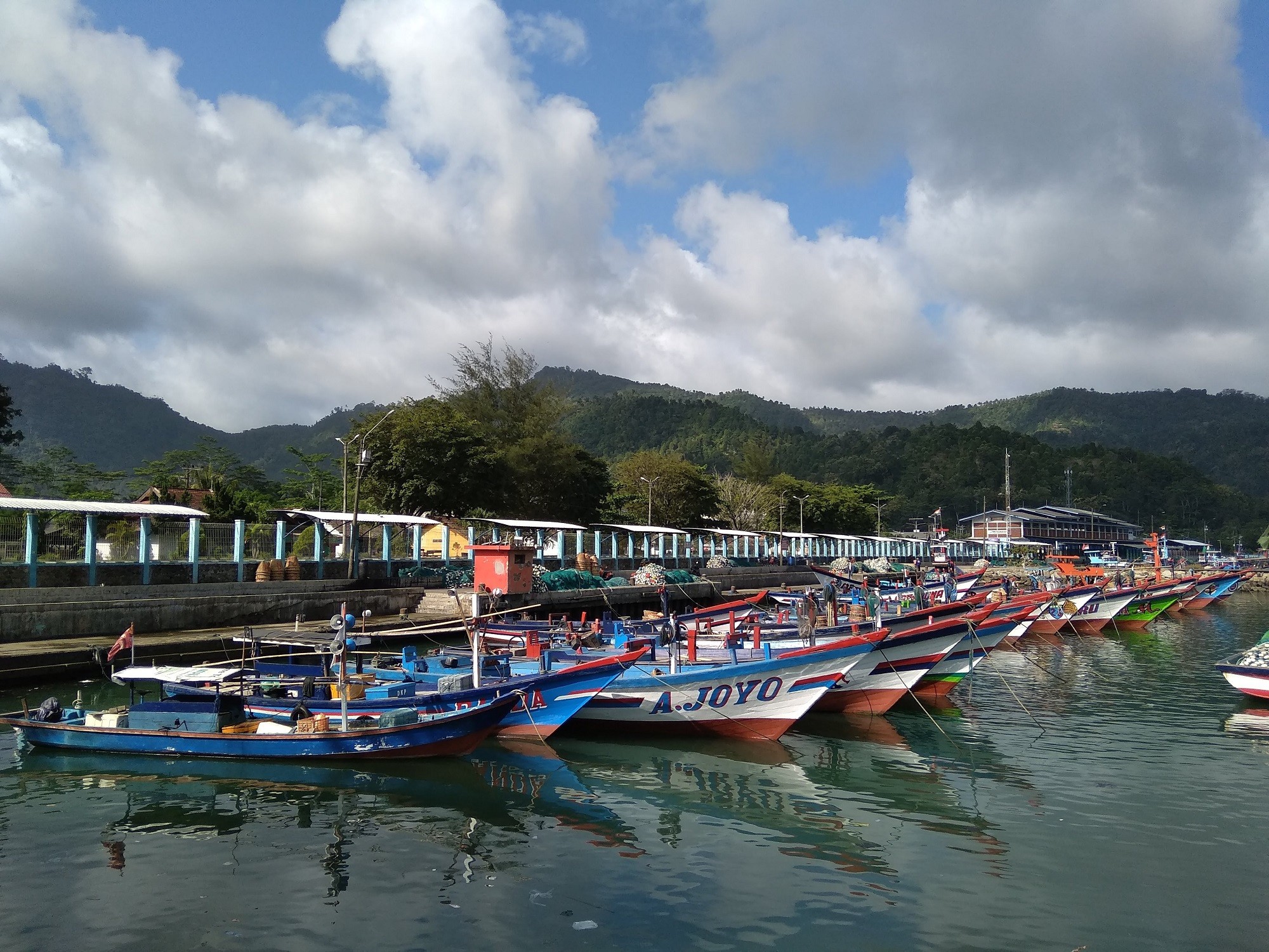 Jajaran Perahu Nelayan di Pantai Prigi