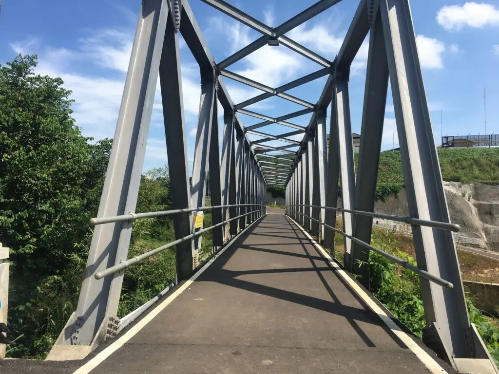 Jembatan yang dapat menjadi Spot Foto di Curug Jompong