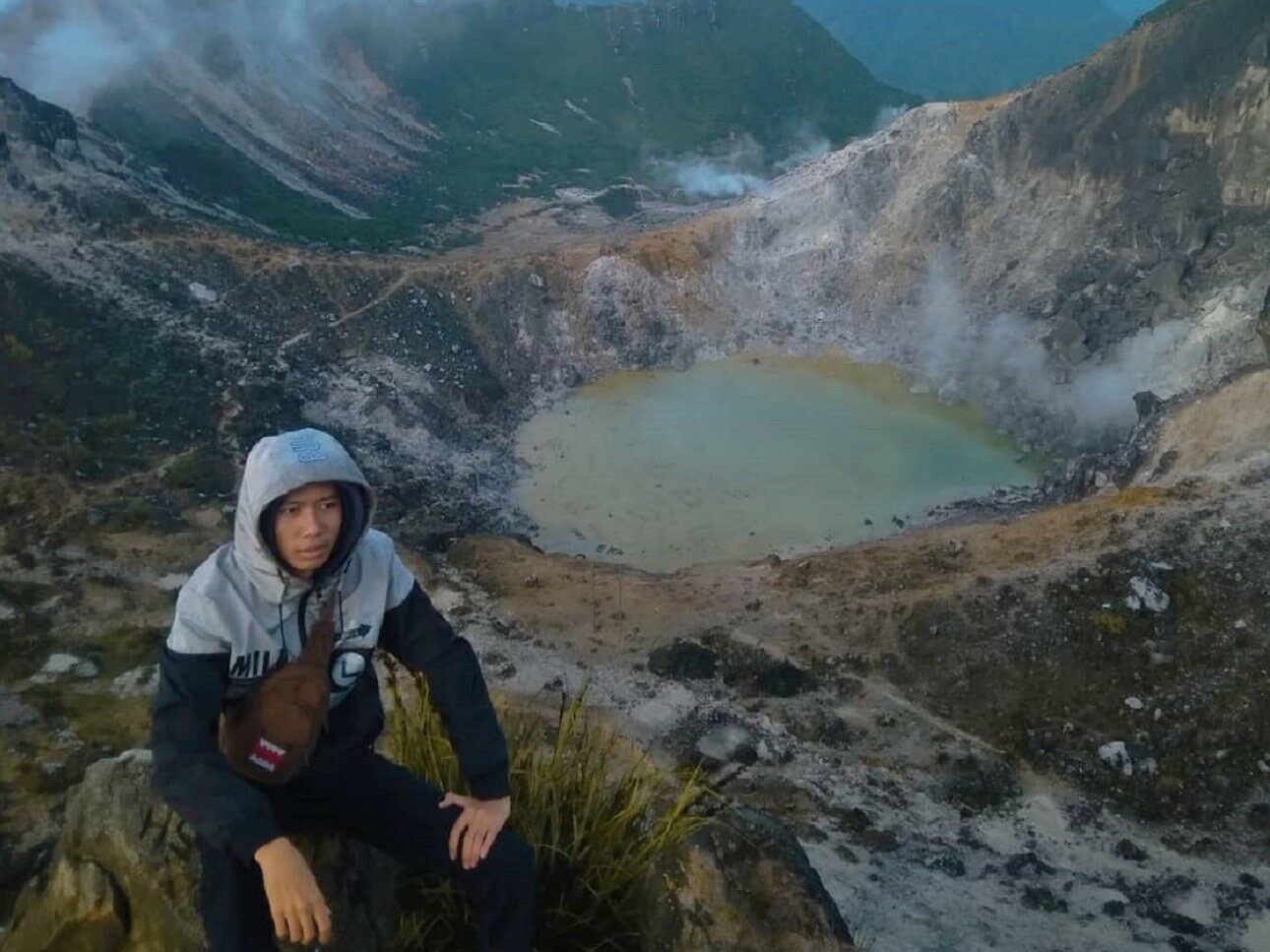 Kawah Gunung Sibayak Karo Sumatera Utara - yoshuazefrihalim