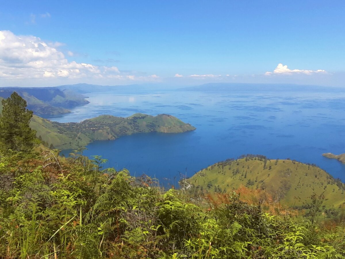 Pemandangan danau toba dari bukit gajah bobok